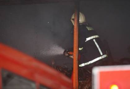Πυρκαγιά σε αποθήκες μεταφορικών εταιρειών στο Βοτανικό